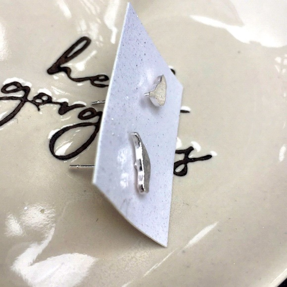 NEW ARRIVALS Sitting Bird Sterling Studs - Picture 6 of 8